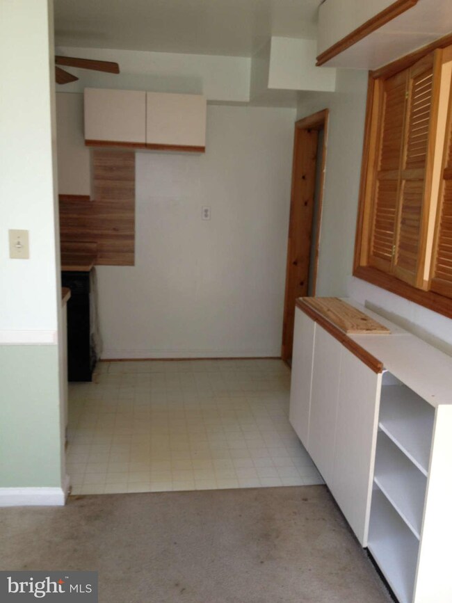 412 Westshire Dr, Catonsville, MD 21228 - photo 7