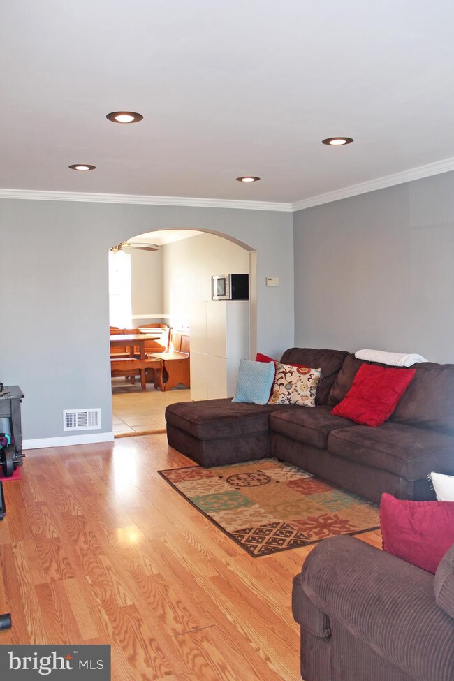 7437 Edsworth Rd, Dundalk, MD 21222 - photo 3