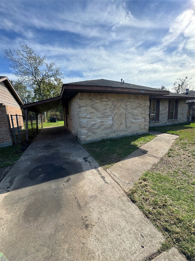 11018 Dalebrook Dr, Houston, TX 77016 - photo 3