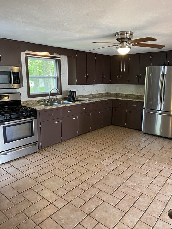 91 Mason Ave, Somerset, MA 02726 - photo 4