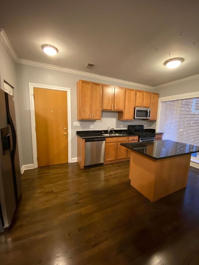 unlisted-address, Chicago, IL 60640 - photo 5