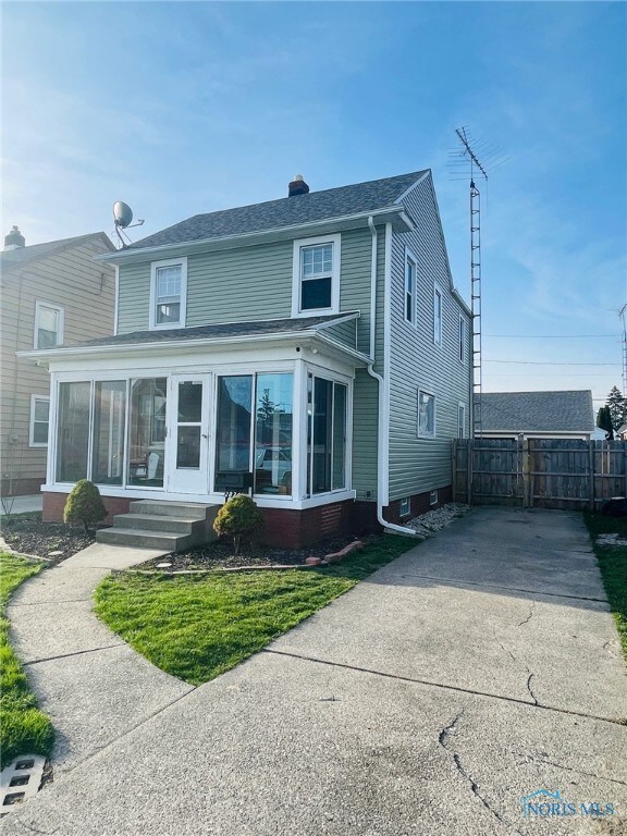 2834 111th St, Toledo, OH 43611 - photo 2