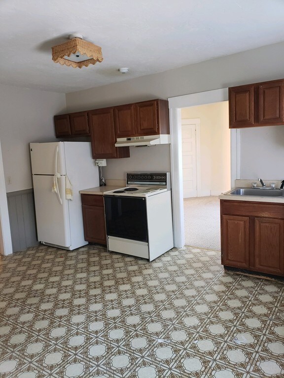 1026 Stafford St, Rochdale, MA 01542 - photo 3