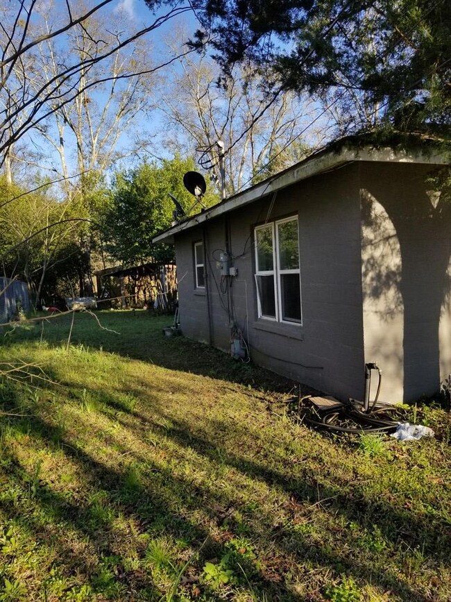 211 S Westberry St, Sylvester, GA 31791 - photo 4