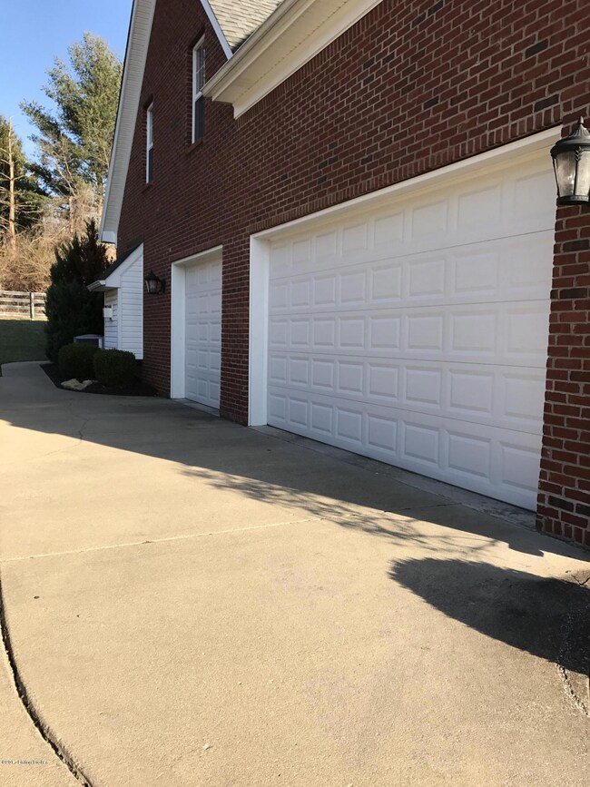 3406 Sasse Way Louisville KY 40245image