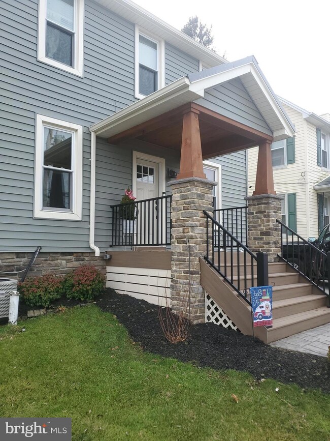 16 E Pennsylvania Ave, Stewartstown, PA 17363 - photo 2