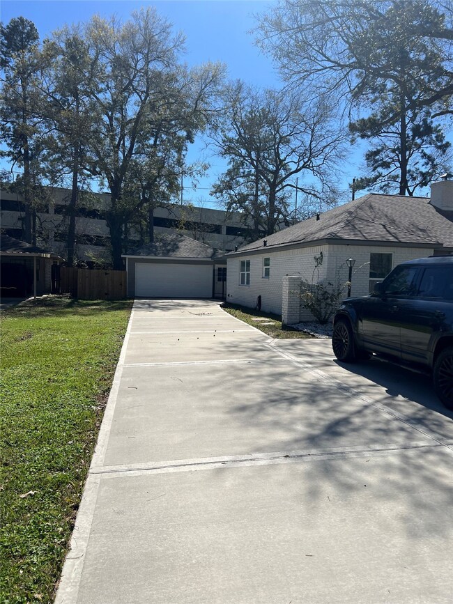 218 Oakwood Dr, Spring, TX 77386 - photo 3