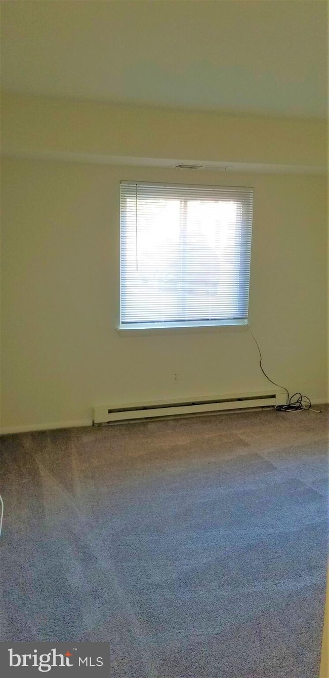 221 N Emory Dr unit 2, Sterling, VA 20164 - photo 5