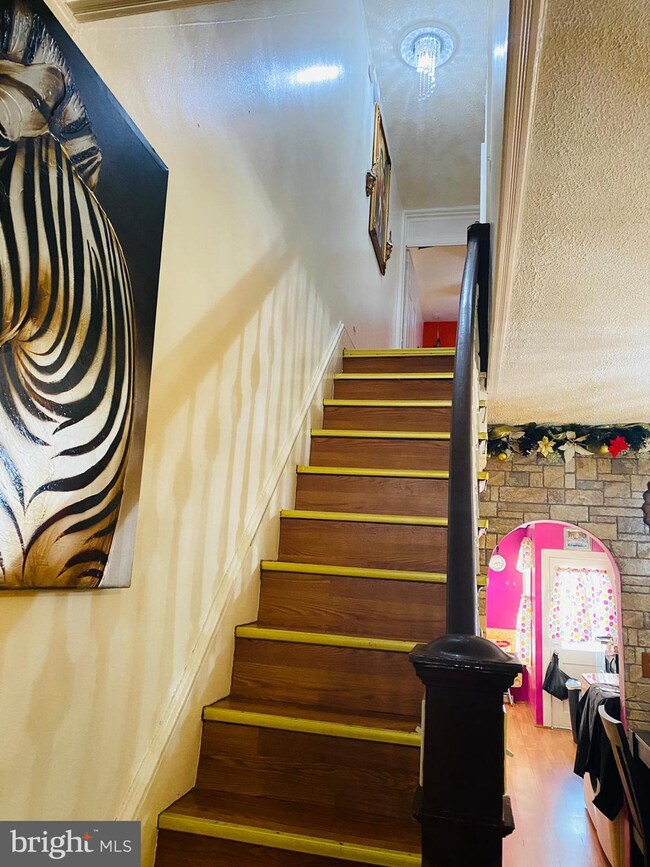 324 N 13th St, Reading, PA 19604 - photo 4