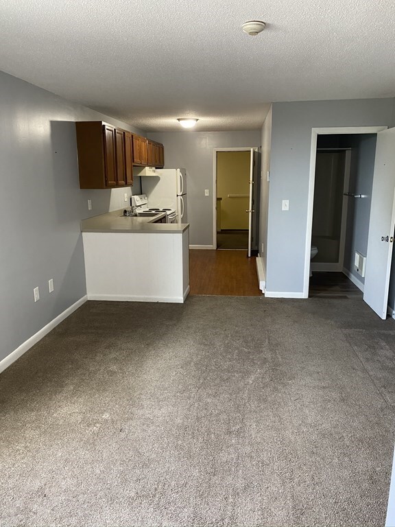 2448 S Main St unit 21, Fall River, MA 02724 - photo 4