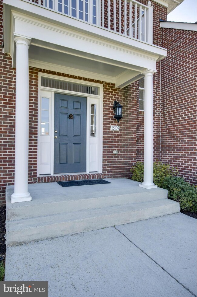 18109 S Shore Dr, Purcellville, VA 20132 - photo 2