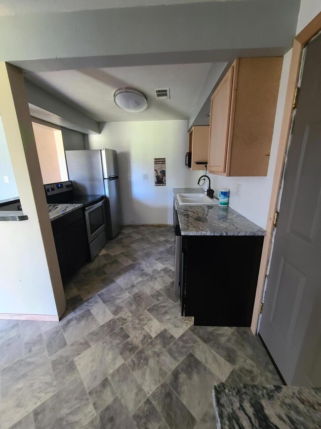 2475 Corona Ave, Medford, OR 97504 - photo 5