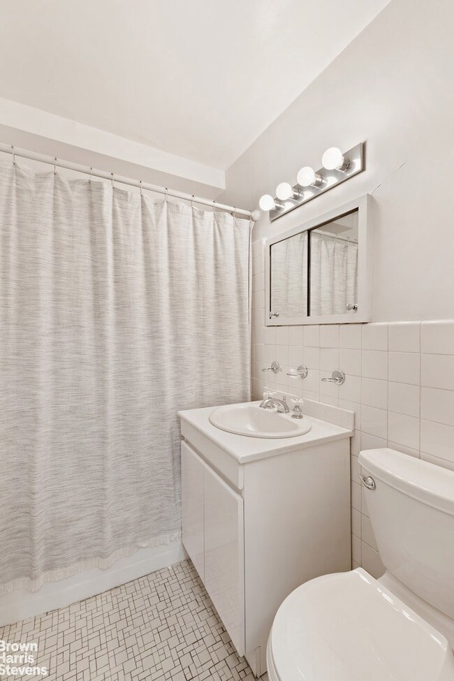 345 E 52nd St unit 9-A, New York, NY 10022 - photo 7