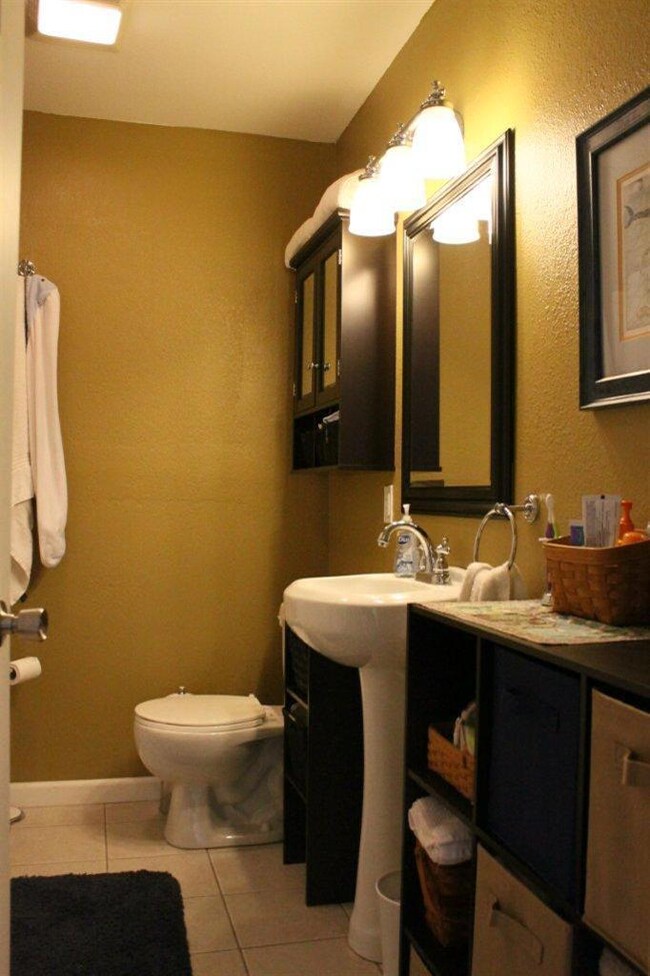 421 SE K St, Grants Pass, OR 97526 - photo 7