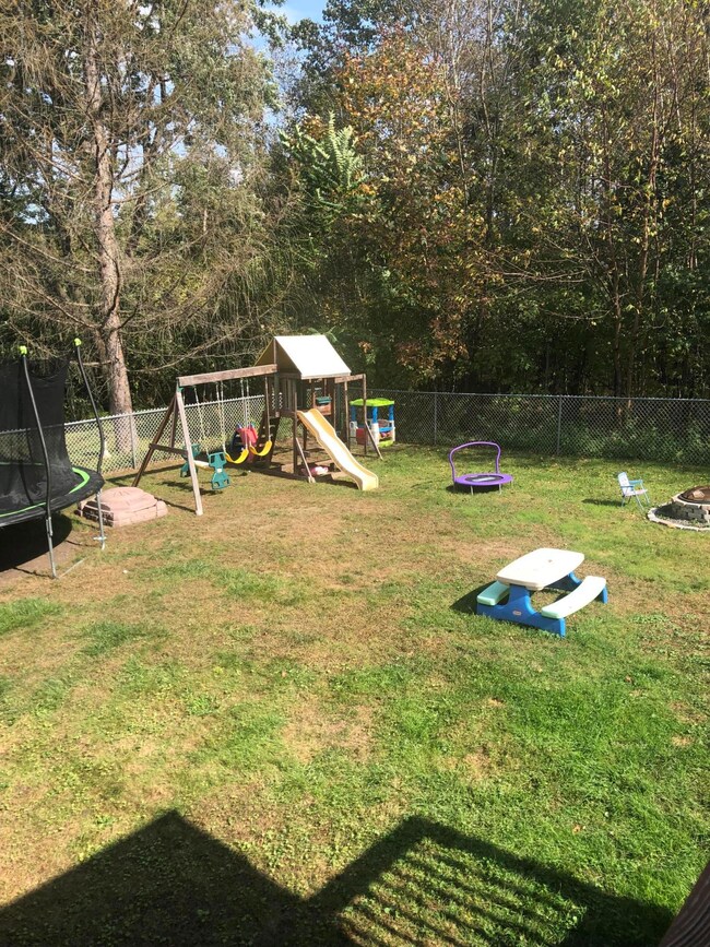 406 3rd St, Taylor, PA 18517 - photo 4