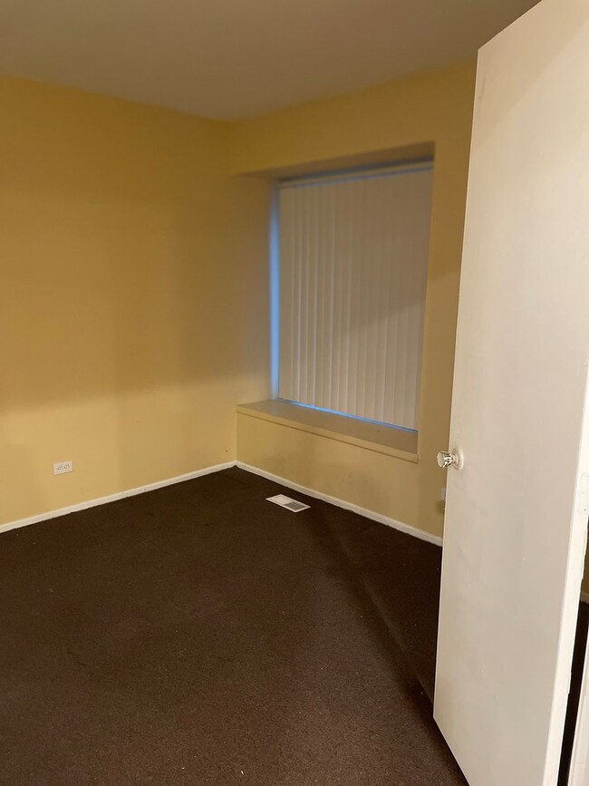 unlisted-address, Country Club Hills, IL 60478 - photo 7