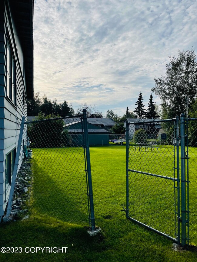 6400 E 15th Ct unit 3, Anchorage, AK 99504 - photo 3