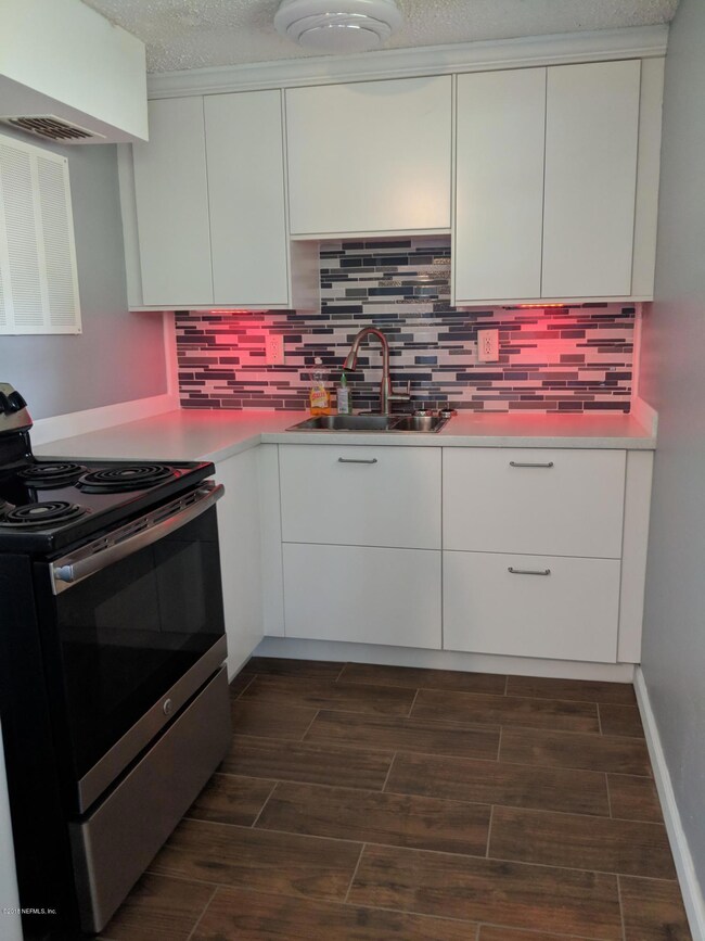 7845 Hare Ave, Jacksonville, FL 32211 - photo 4