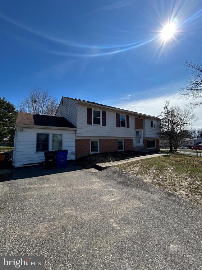 24101 Ridge Rd, Germantown, MD 20876 - photo 3