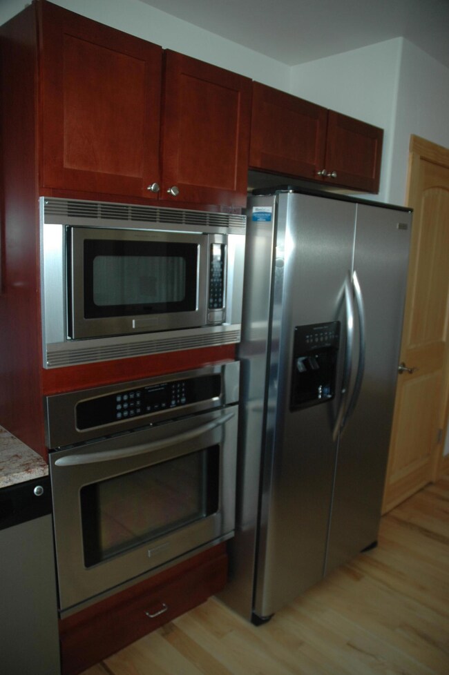 FRIDGIDAIRE PRO APPLIANCES