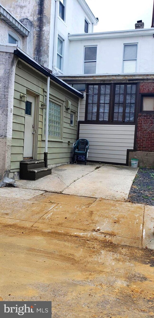 4562 Baker St, Philadelphia, PA 19127 - photo 2