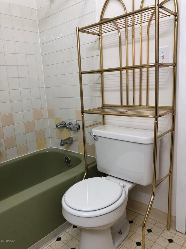 3905 Iowa Dr unit 3, Anchorage, AK 99517 - photo 4