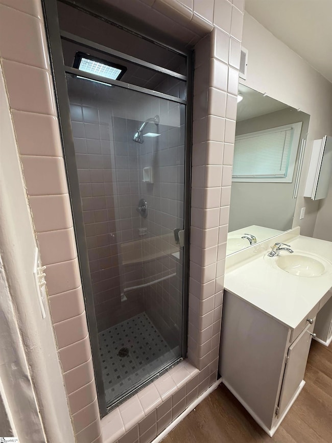 3329 Robin Hood Dr, Spartanburg, SC 29302 - photo 5