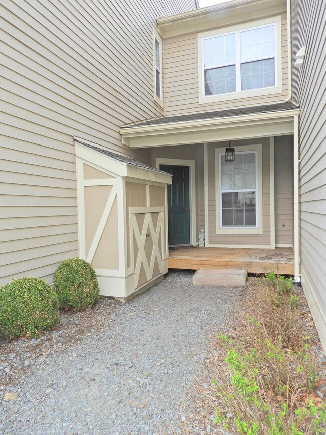 1232 Leatherstocking Ln, Pocono Pines, PA 18350 - photo 3