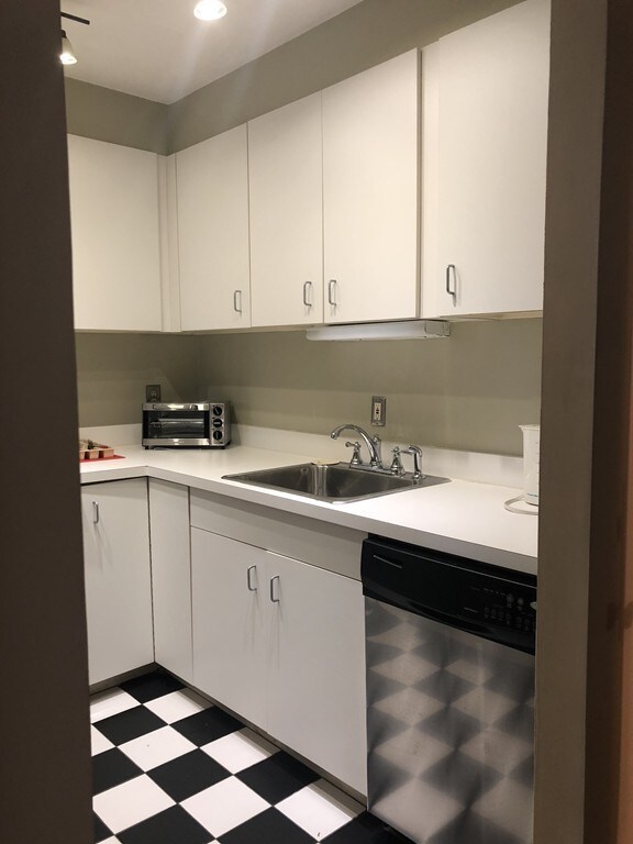 26 Battery St unit 2, Boston, MA 02109 - photo 5