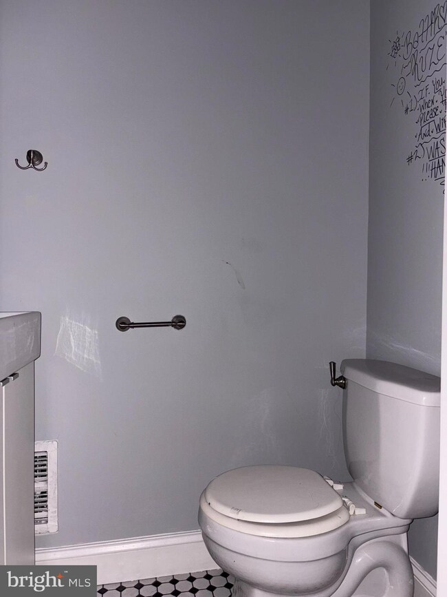 3413 Noble St, Baltimore, MD 21224 - photo 6