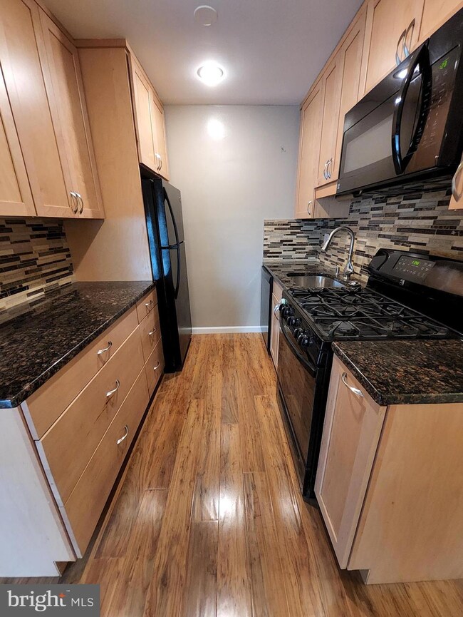Cleveland House unit 200, Arlington, VA 22201 - photo 6