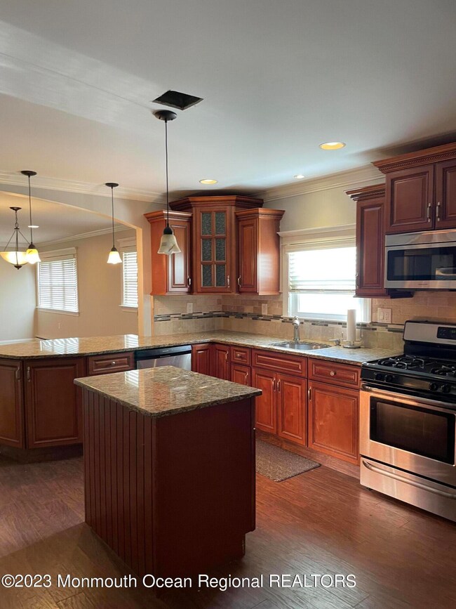 443 Costa Mesa Dr, Toms River, NJ 08757 - photo 6