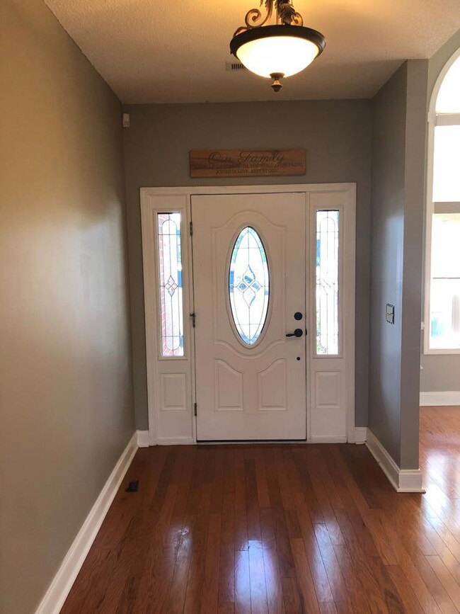 Foyer w/ Beautiful Leaded Glass Front Door