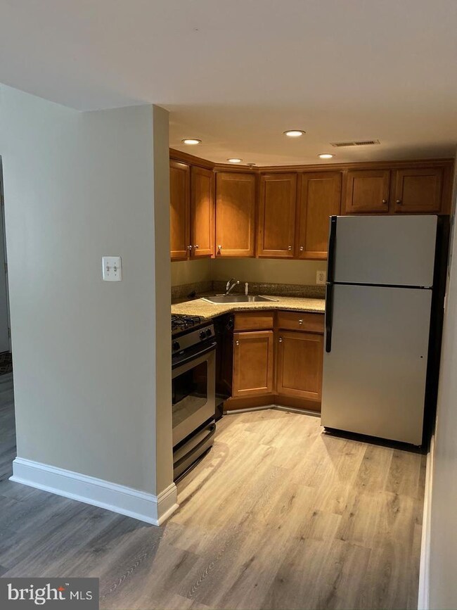 610 Main St unit 401, Laurel, MD 20707 - photo 6