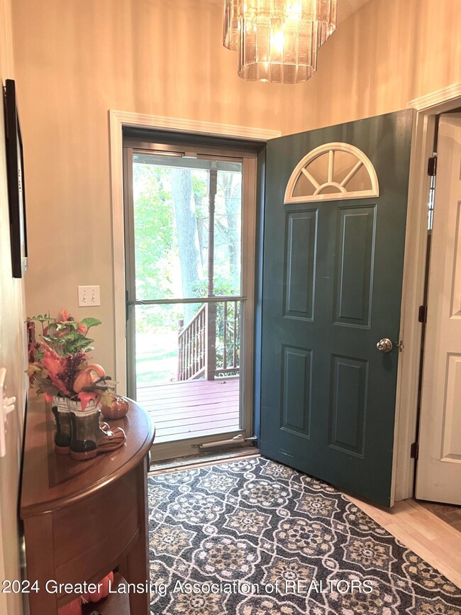 4 12130 Foyer