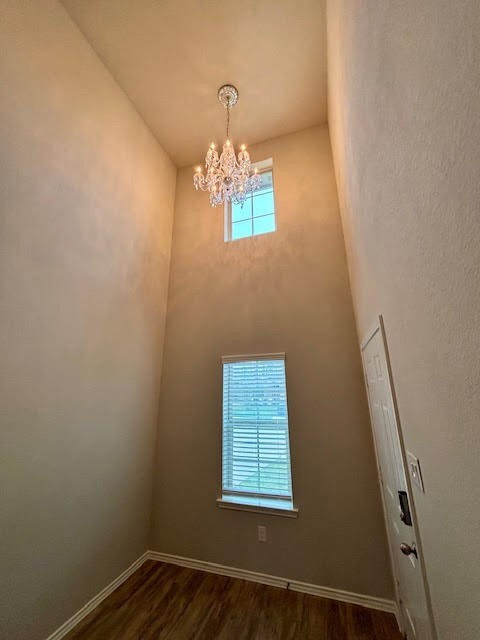 High ceiling, gorgeous fixtures