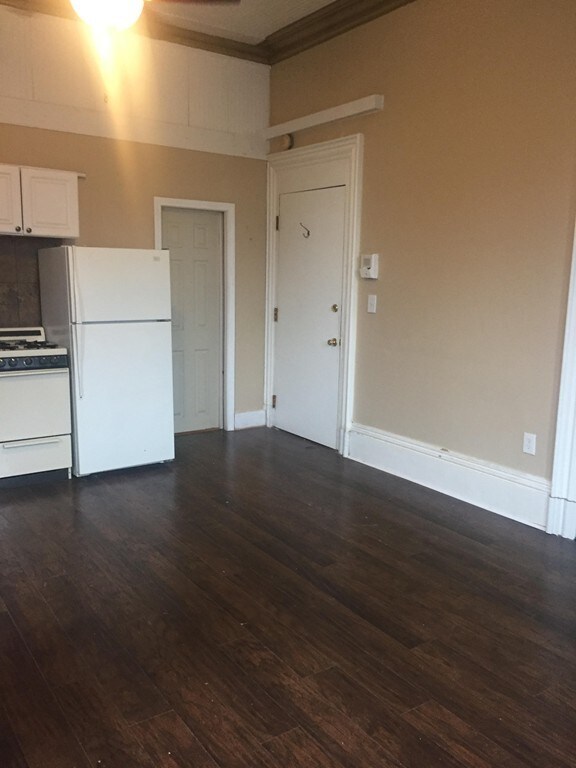 14 Monument Square unit 6, Boston, MA 02129 - photo 2