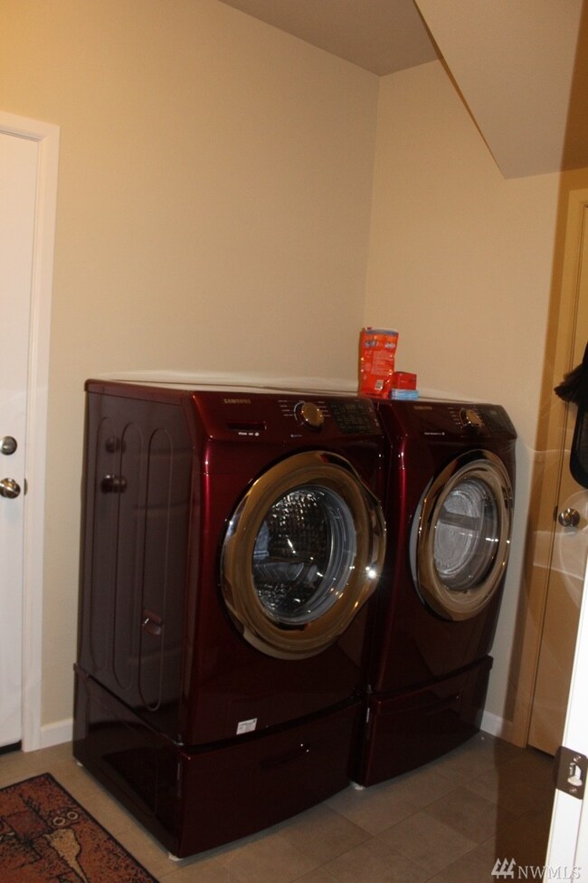 212 Balmer St SW, Orting, WA 98360 - photo 7