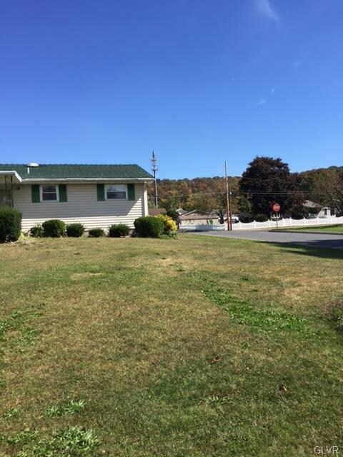 328 Williams Ave, Walnutport, PA 18088 - photo 7