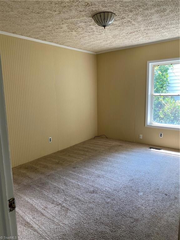 1134 E Twenty Fourth St, Winston Salem, NC 27101 - photo 7