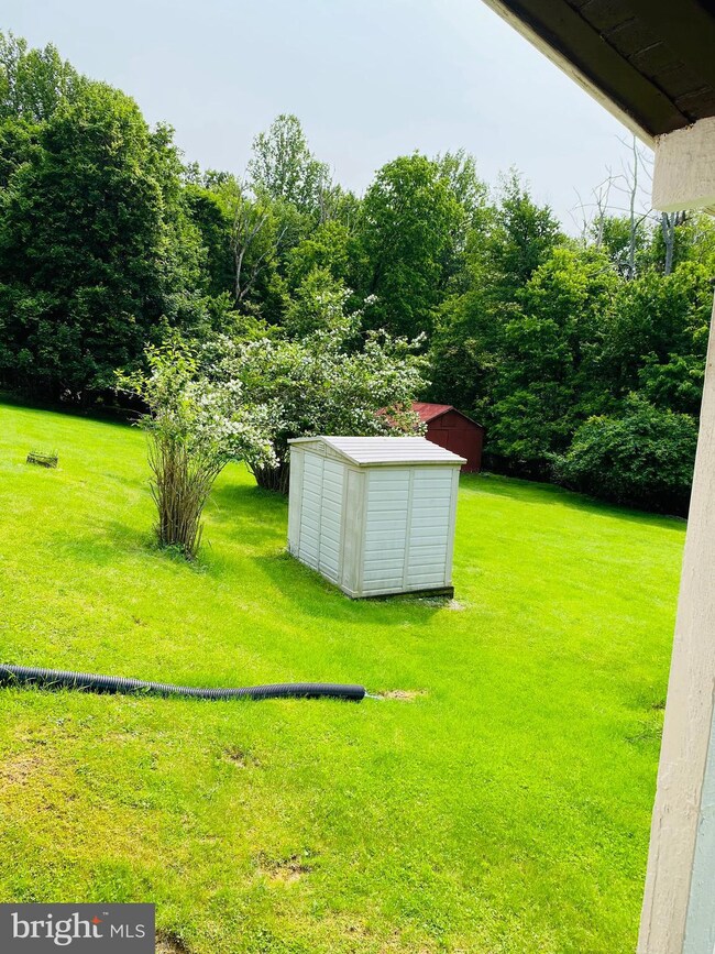 24707 Oaks Ave, Cascade, MD 21719 - photo 4