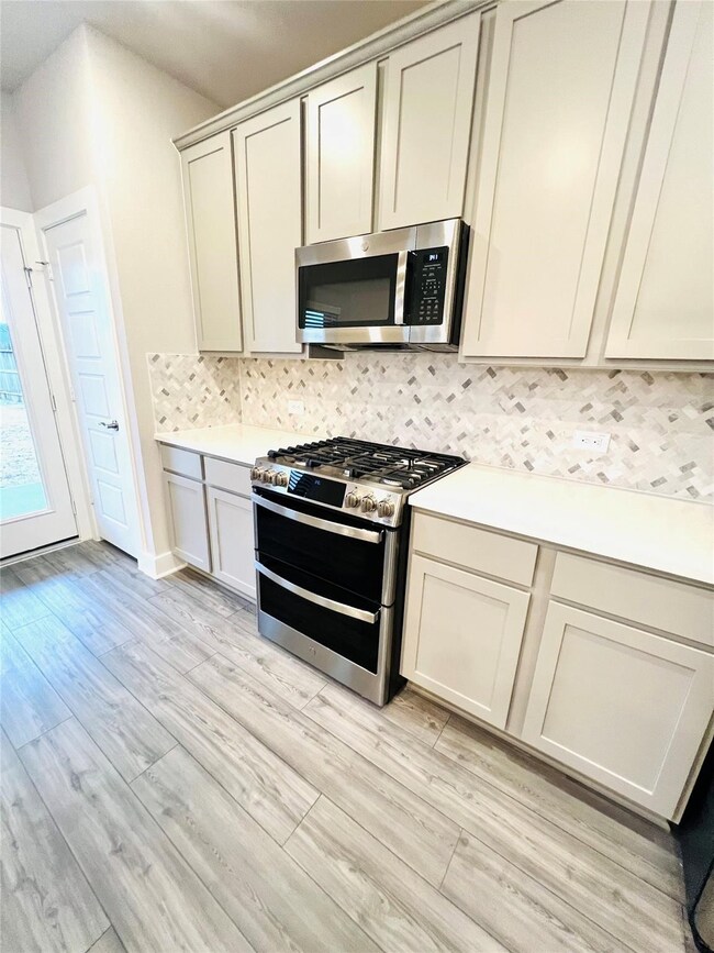 10621 Whitejacket, Conroe, TX 77385 - photo 6