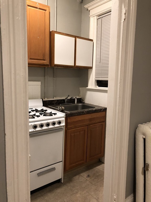 5 Joyce St unit 9, Lynn, MA 01902 - photo 6