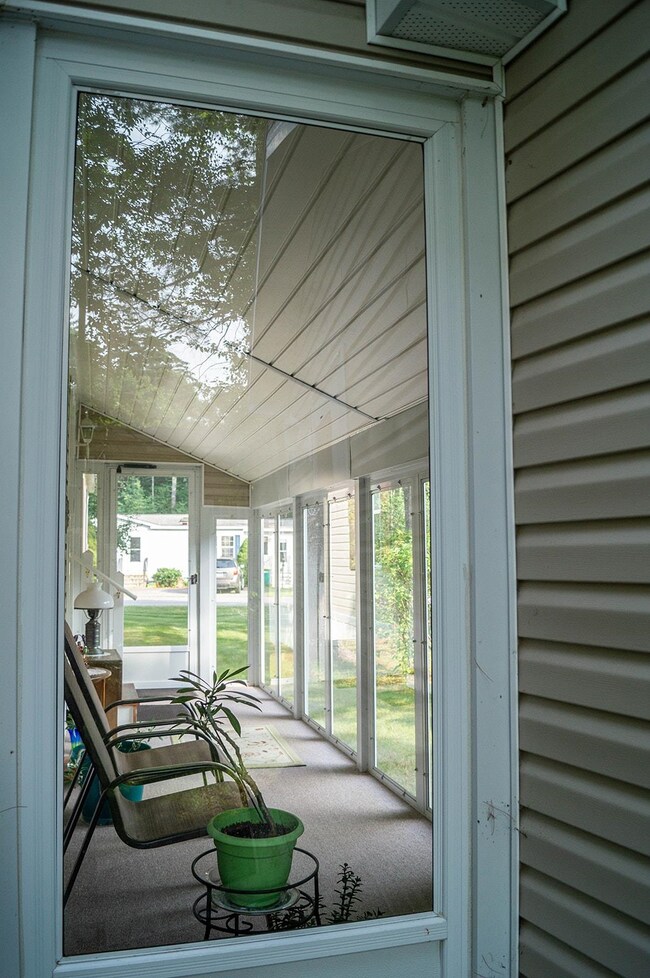 49 Temple Dr, Rochester, NH 03868 - photo 6