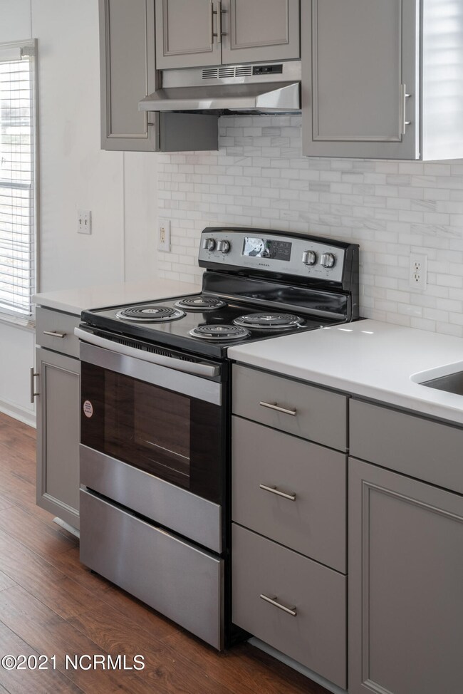 New Range and vent hood