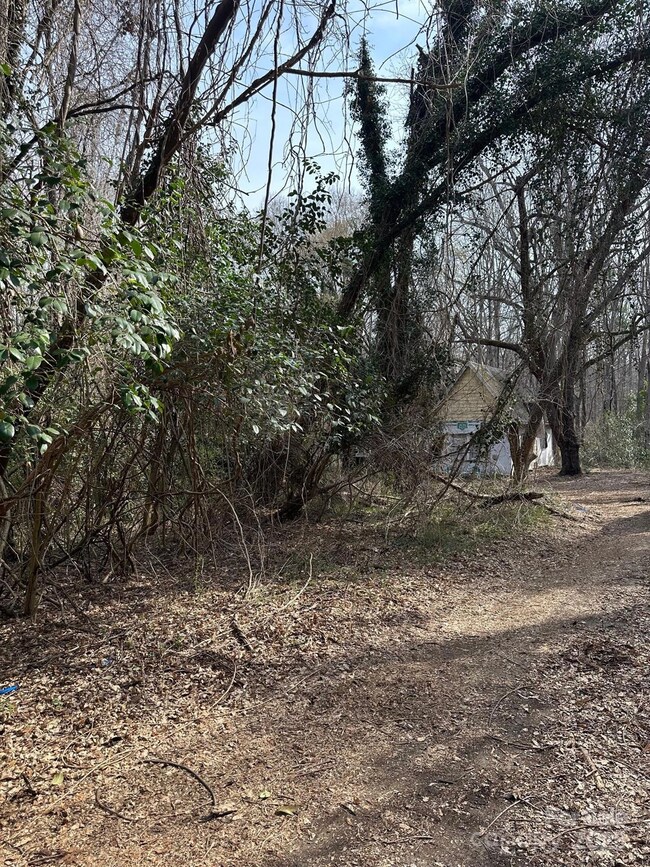 1335 Kings Cir, Shelby, NC 28150 - photo 2