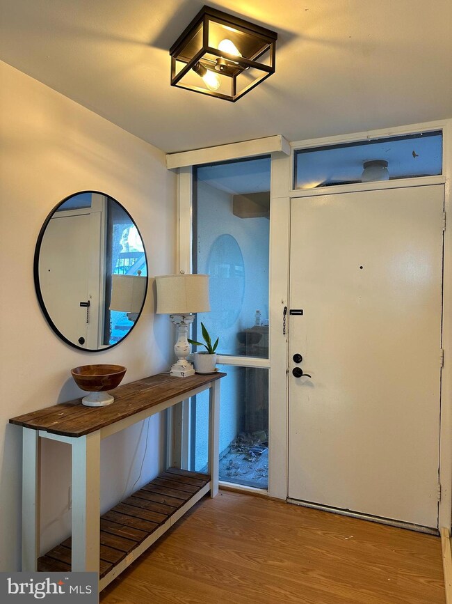 2240 S Randolph St unit 2, Arlington, VA 22204 - photo 4