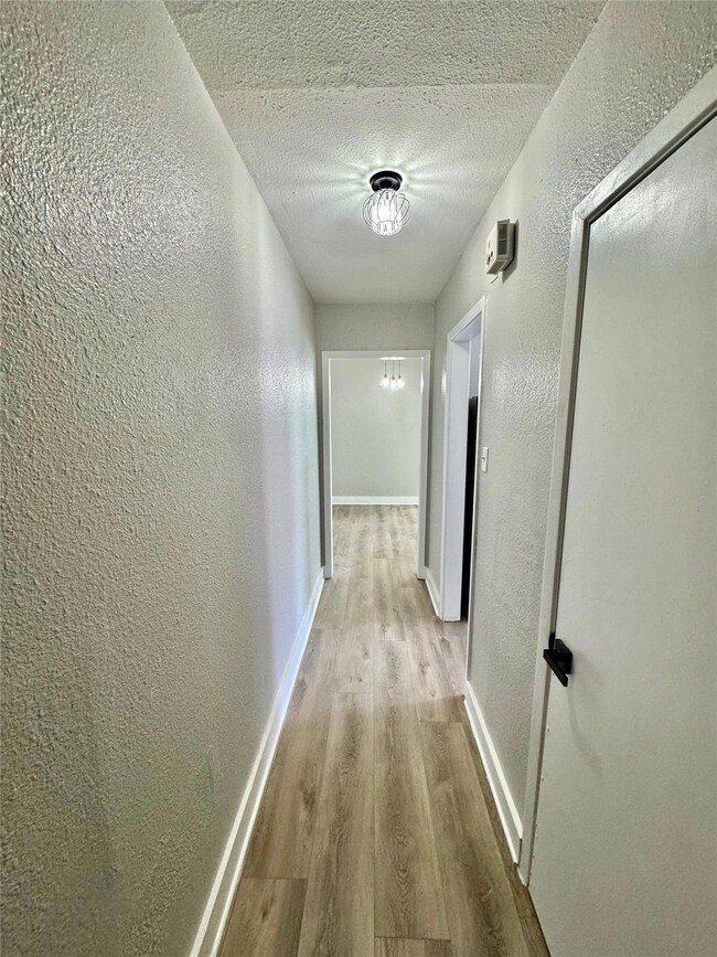 219 SE 13th St unit 3, Grand Prairie, TX 75051 - photo 4