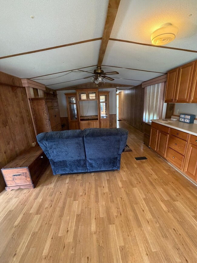 918 Reed Canal Rd unit 117 Apple, South Daytona, FL 32119 - photo 4