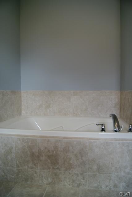 2813 Eagle Nest Ln, Nazareth, PA 18064 - photo 4